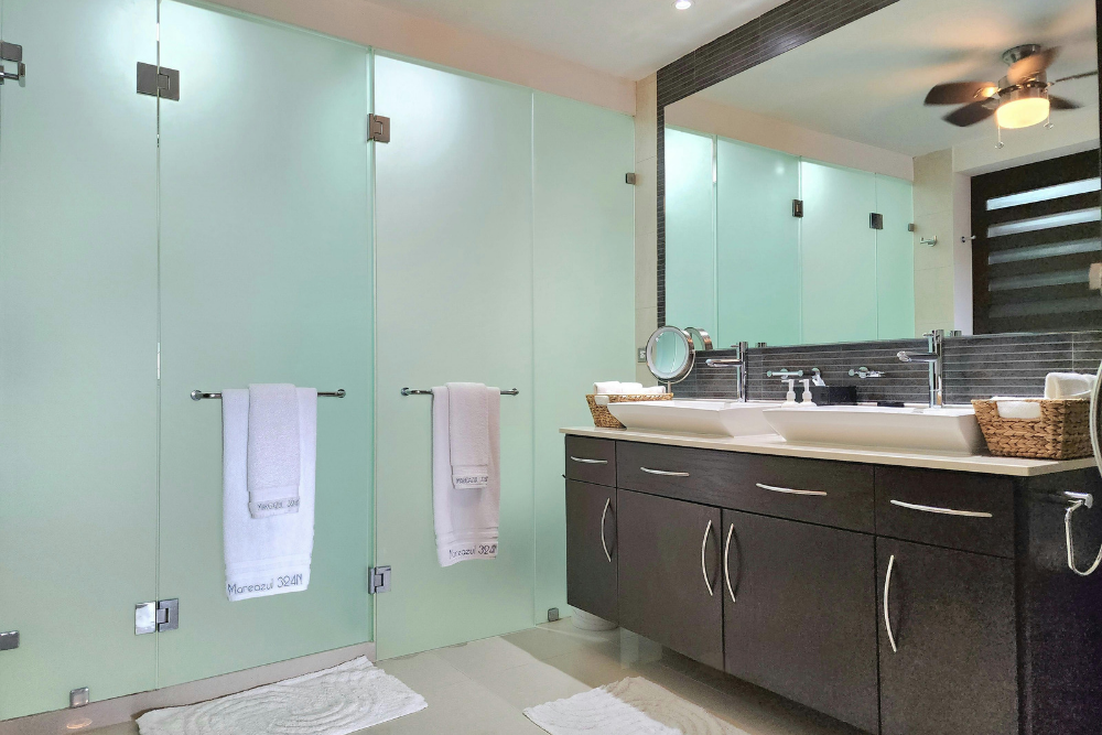 Bathroom Glass Partition